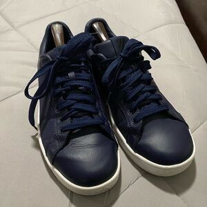 K-Swiss tennis shoes